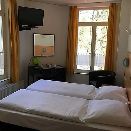 Parkhotel Des Effats 3*